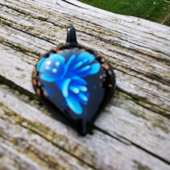 Vintage Art Glass Pendant Heart Shape with Blue Flowers and Aventurine - Picture 2 of 12